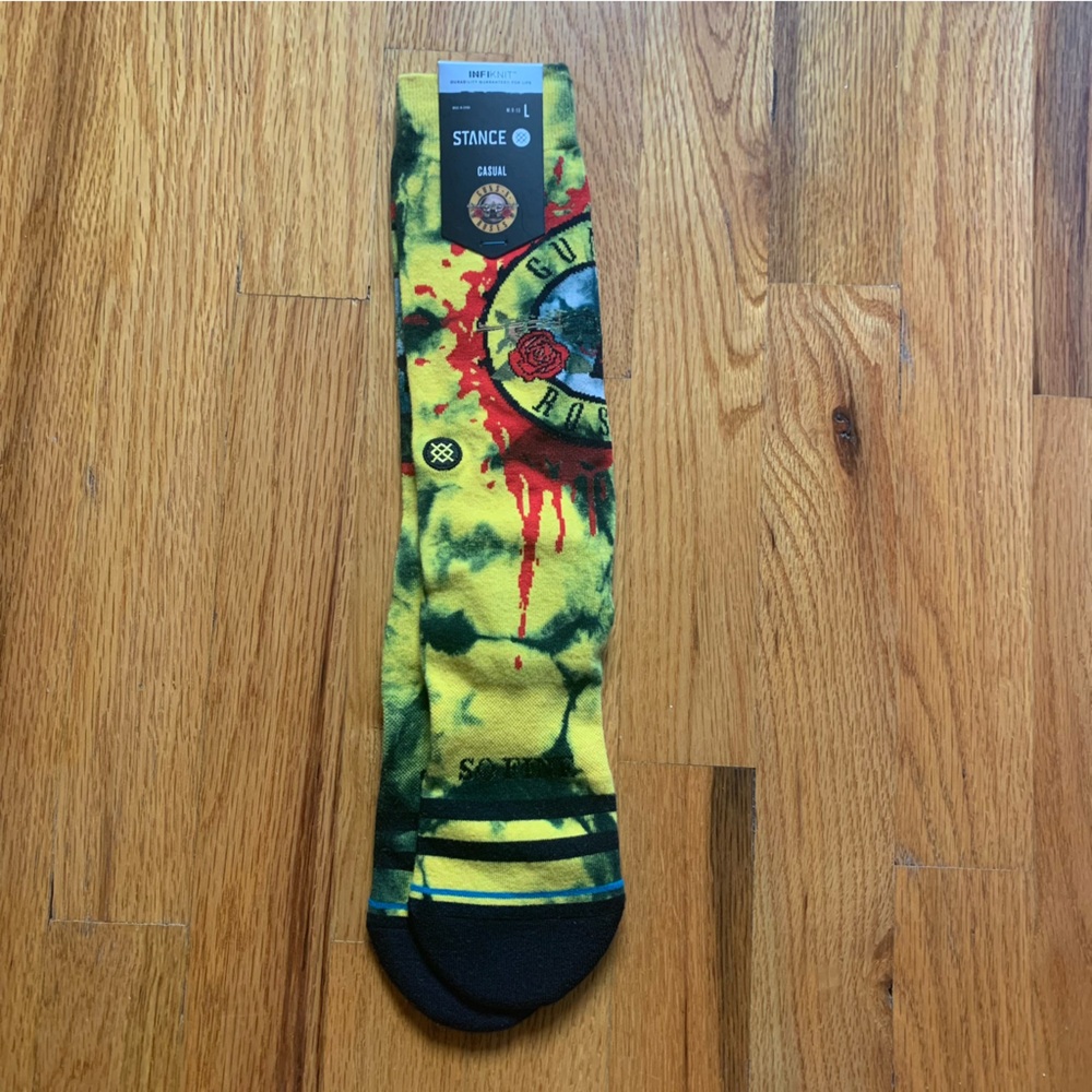 Guns and Roses yellow crew socks size L